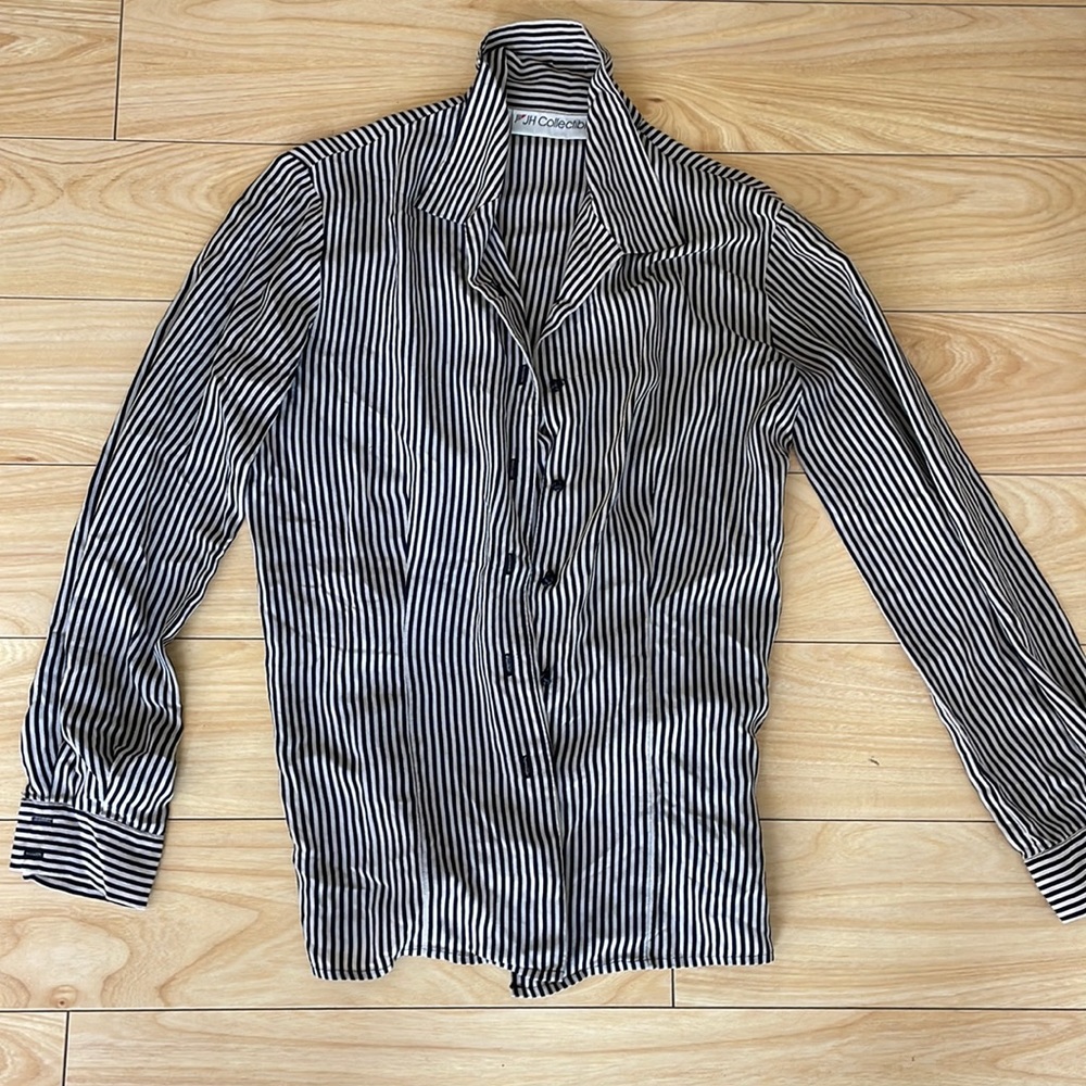 Black a tan striped button down! Size 6 but fits smaller